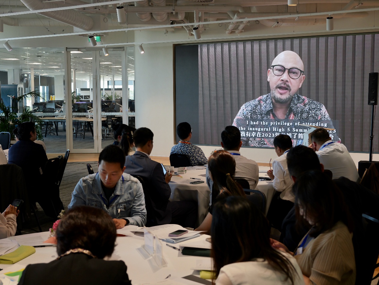 a17d47ff6414fabec9d71cfdd41e56ee